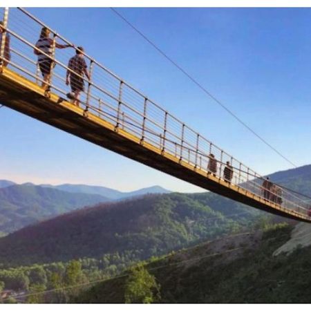 Wow Views!!-Mountain Escape-Outdoor Pool-Close To Downtown-Wifi-Cable-Private Balcony Gatlinburg Luaran gambar