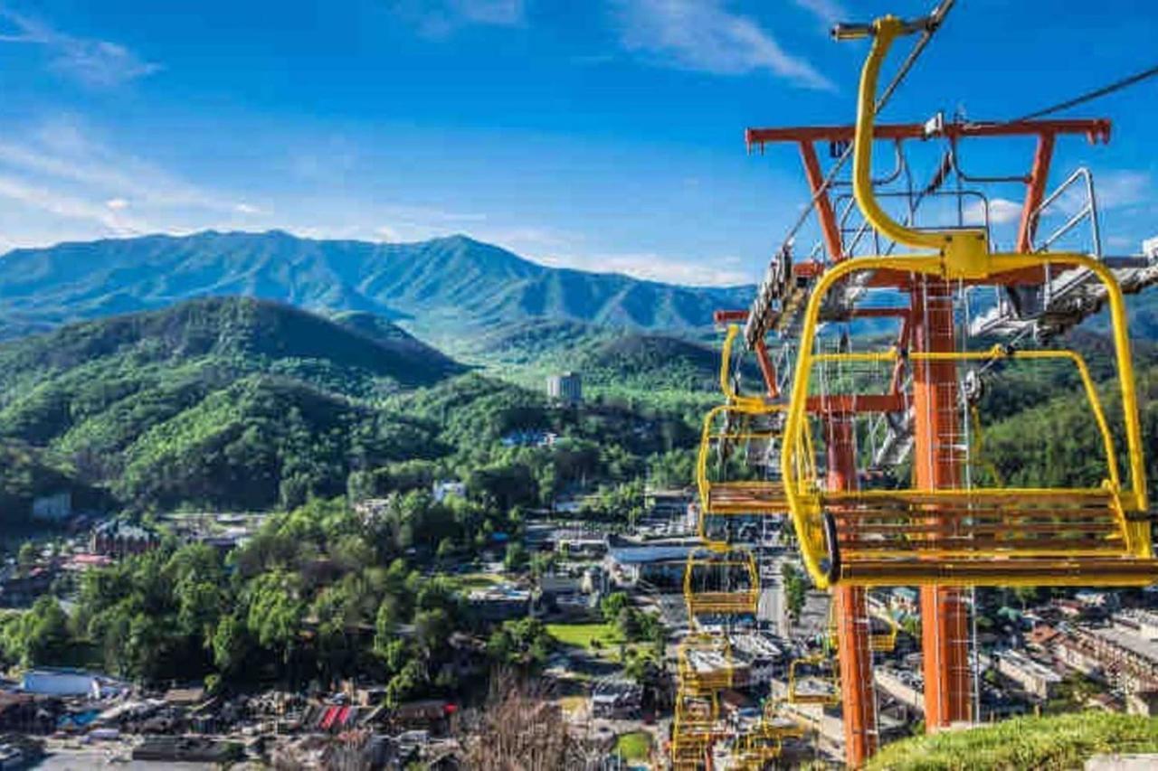 Wow Views!!-Mountain Escape-Outdoor Pool-Close To Downtown-Wifi-Cable-Private Balcony Gatlinburg Luaran gambar