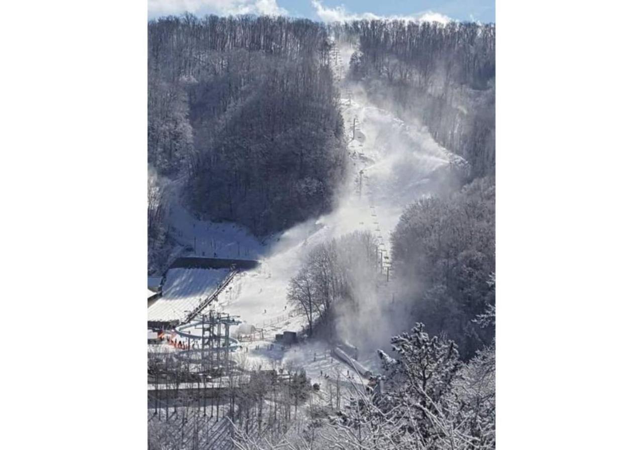 Wow Views!!-Mountain Escape-Outdoor Pool-Close To Downtown-Wifi-Cable-Private Balcony Gatlinburg Luaran gambar